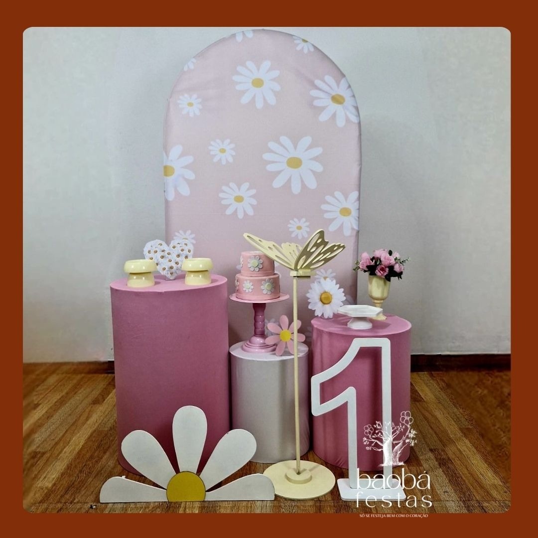 Margarida Rosa (105) - Kit Ouro (+Totem + Idade Em Mdf + Borboleta)  - Baobafestas
