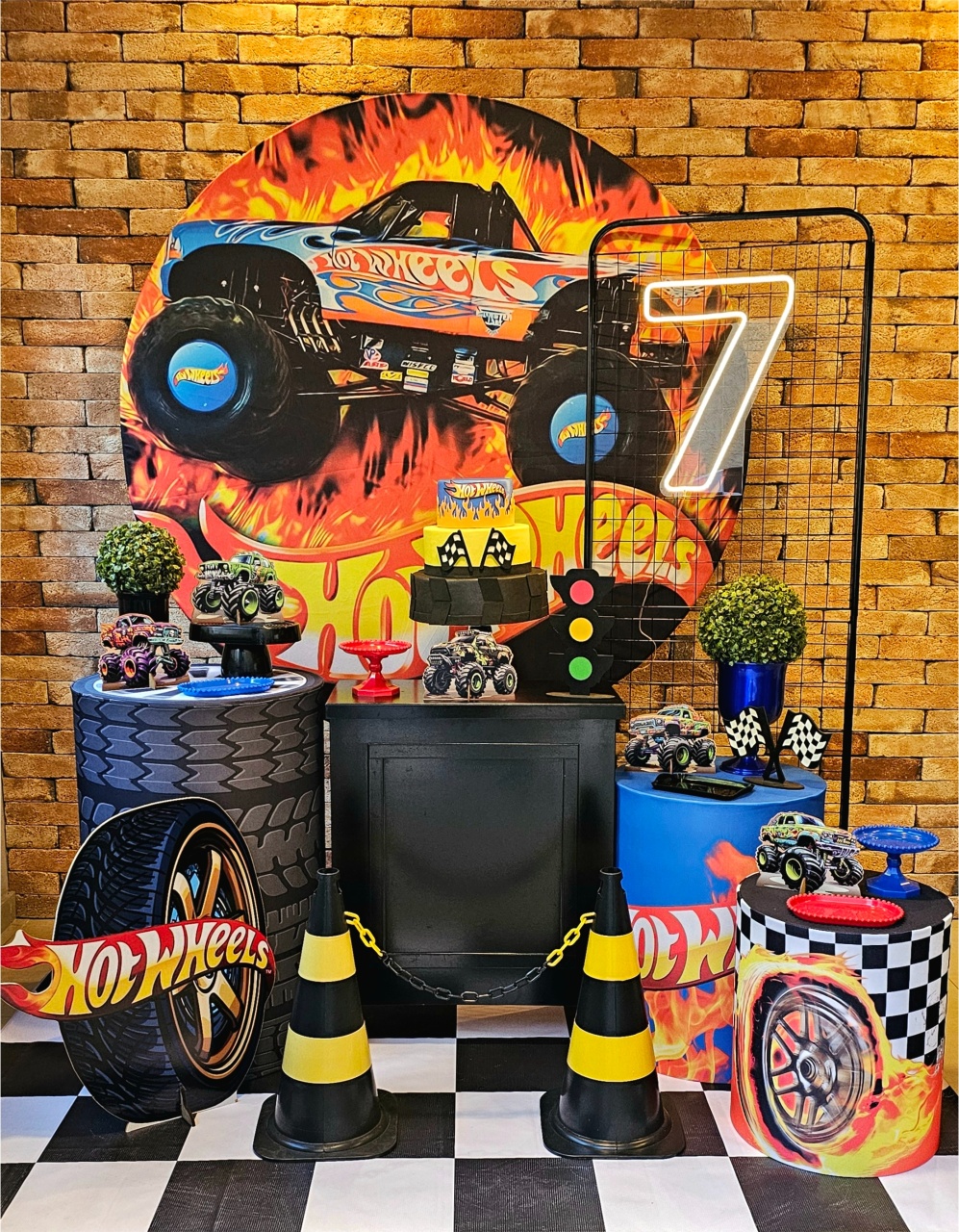 Hot Wheels - Kit Ouro - Cuca Maluca Festas