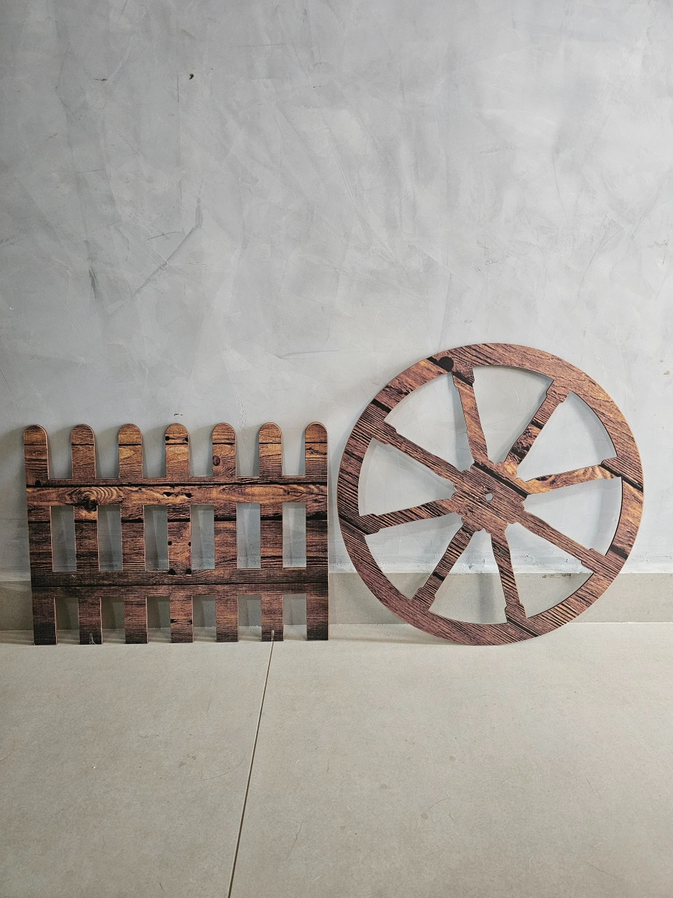 Fazendinha (Roda de Carroça Com Cerquinha) - Display de Chão - Cuca Maluca Festas