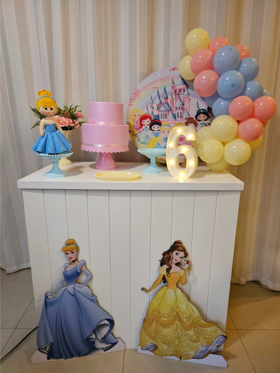 Princesas - Mini Kit Com Mesa - Cuca Maluca Festas