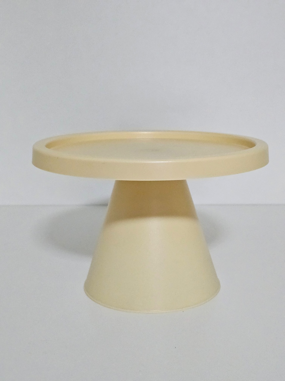Boleira Cone Amarelo Candy - Cuca Maluca Festas