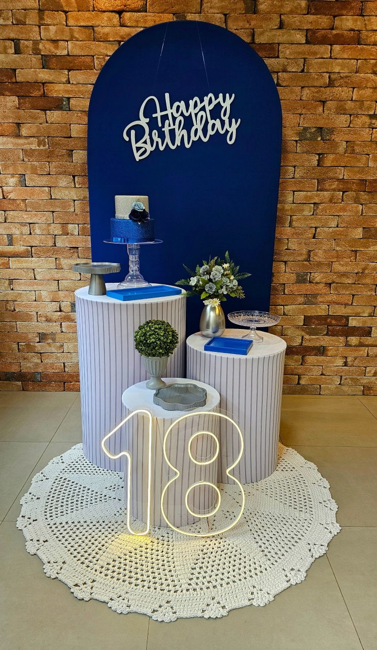 Kit Adulto Romano Azul E Branco Ripado - Cuca Maluca Festas
