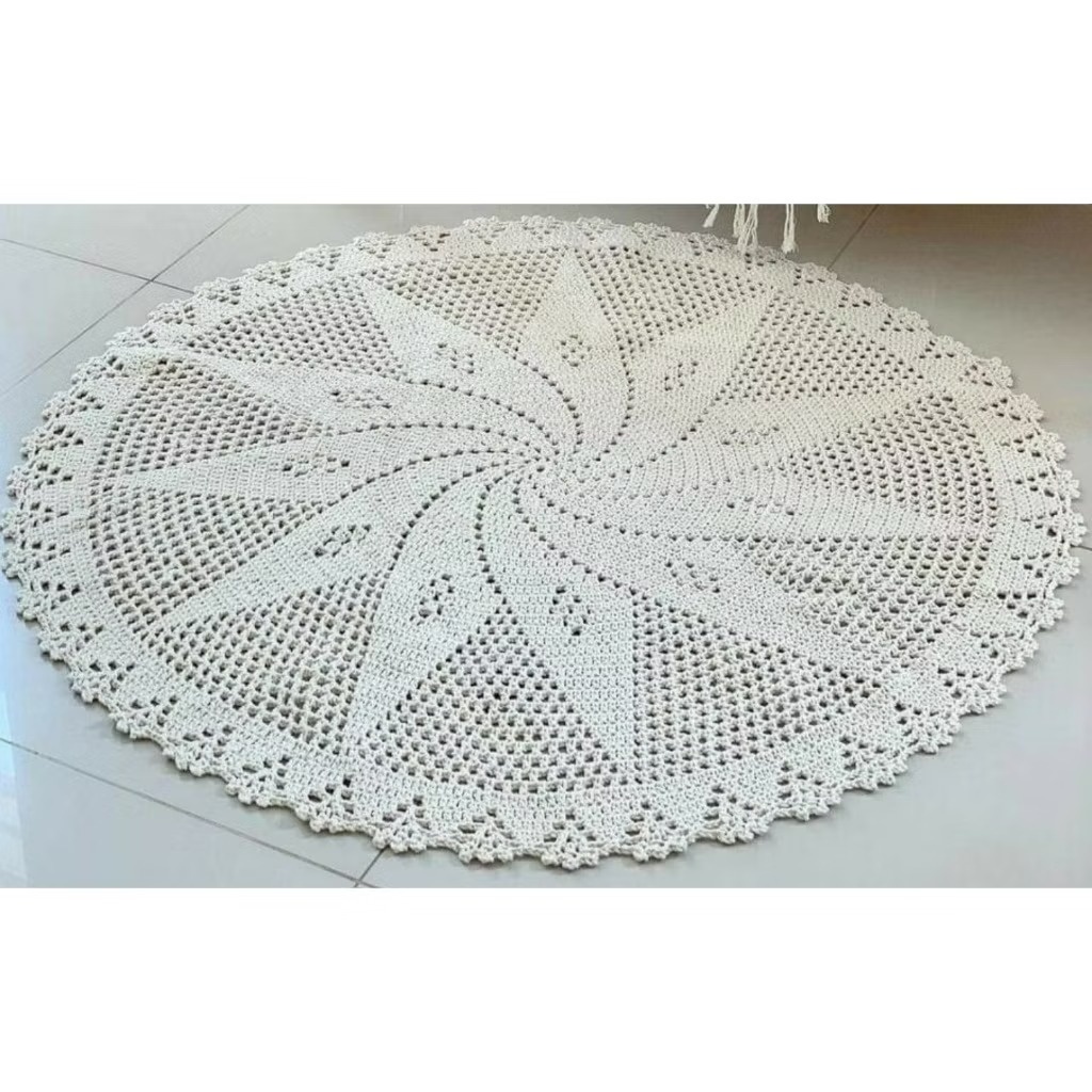 Tapete Crochê Redondo 130Cm - Cuca Maluca Festas