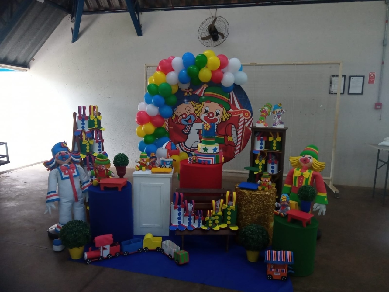 Circo (Patati Patata) 02 - a Bela e a Fera Locação de decorações e brinquedos