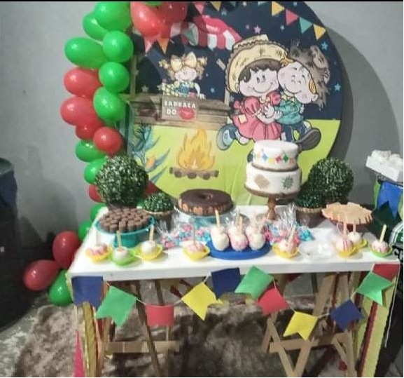 Festa Junina 02 - a Bela e a Fera Locação de decorações e brinquedos