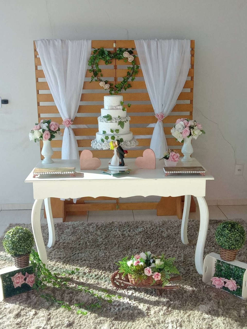 Casamento 05 - a Bela e a Fera Locação de decorações e brinquedos
