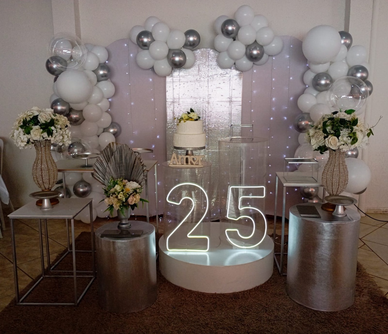 Prata 02 - a Bela e a Fera Locação de decorações e brinquedos