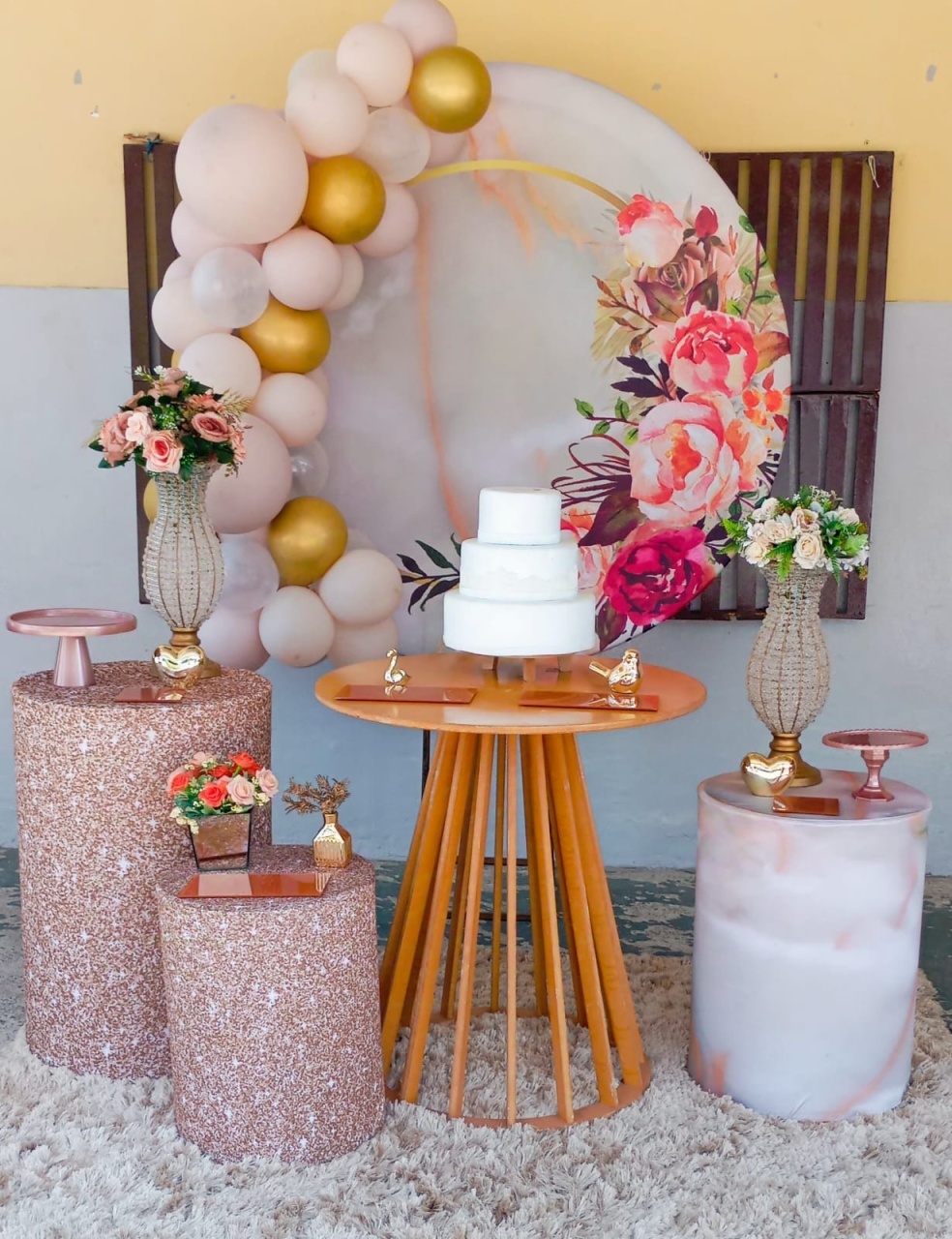 Floral 03 - a Bela e a Fera Locação de decorações e brinquedos