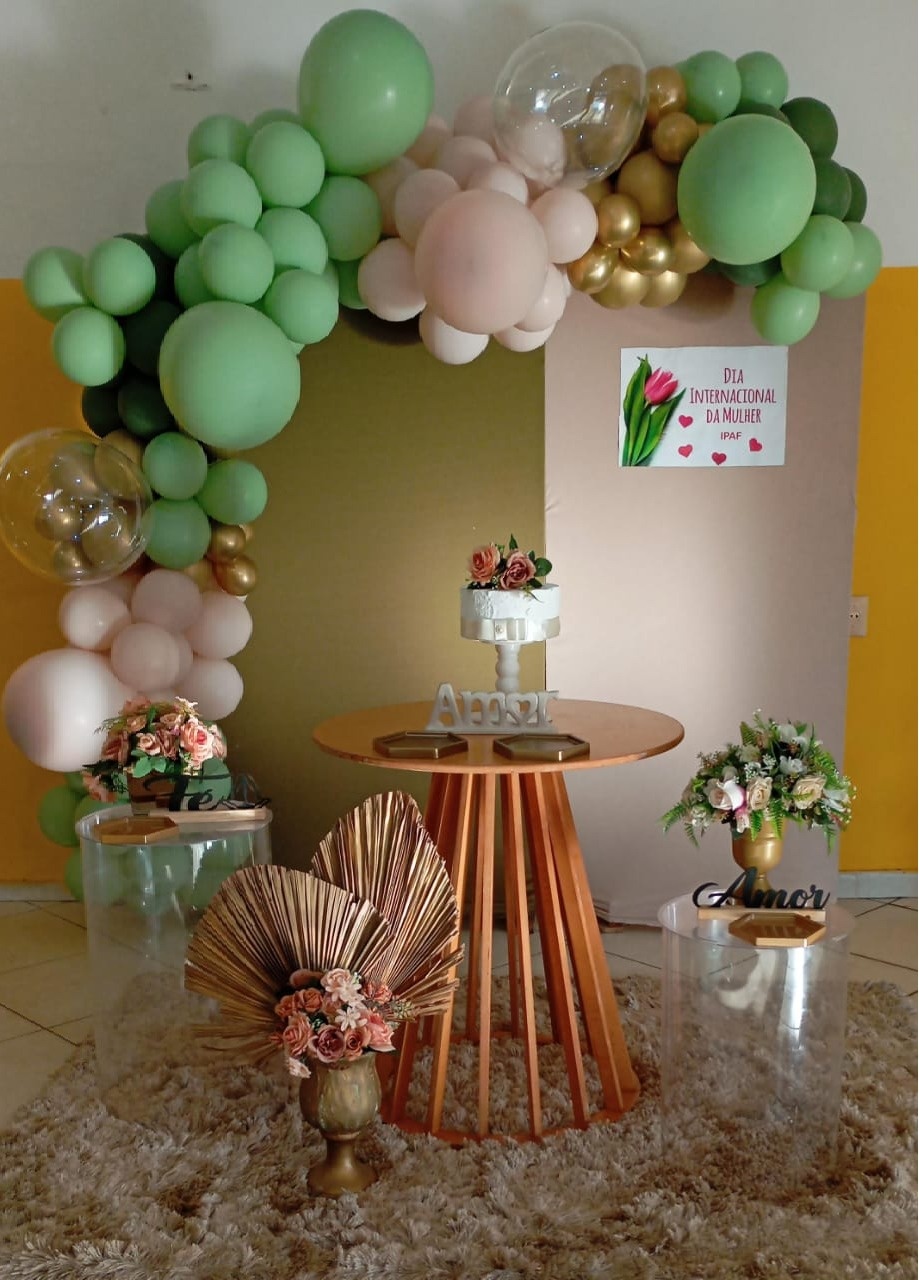 Verde 02 - a Bela e a Fera Locação de decorações e brinquedos