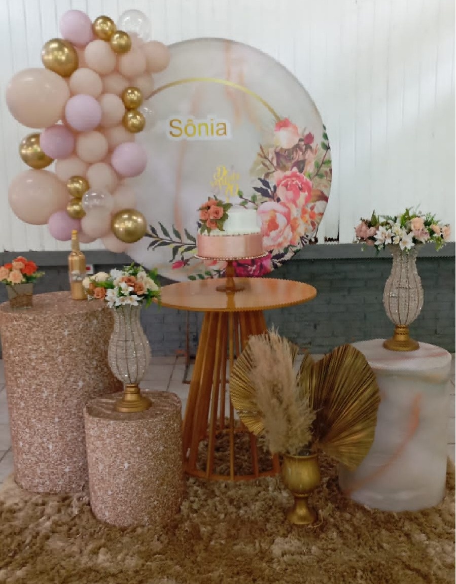 Adulto Rose Luxo - a Bela e a Fera Locação de decorações e brinquedos