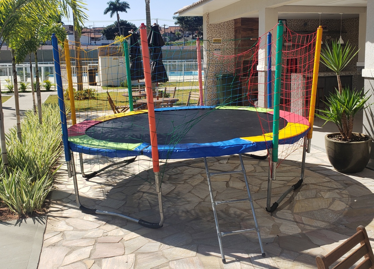 Pula Pula 3,05 - a Bela e a Fera Locação de decorações e brinquedos