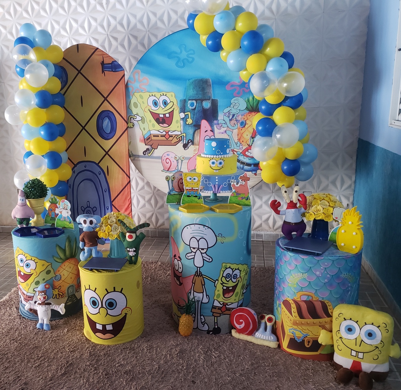 Bob Esponja 02 - a Bela e a Fera Locação de decorações e brinquedos