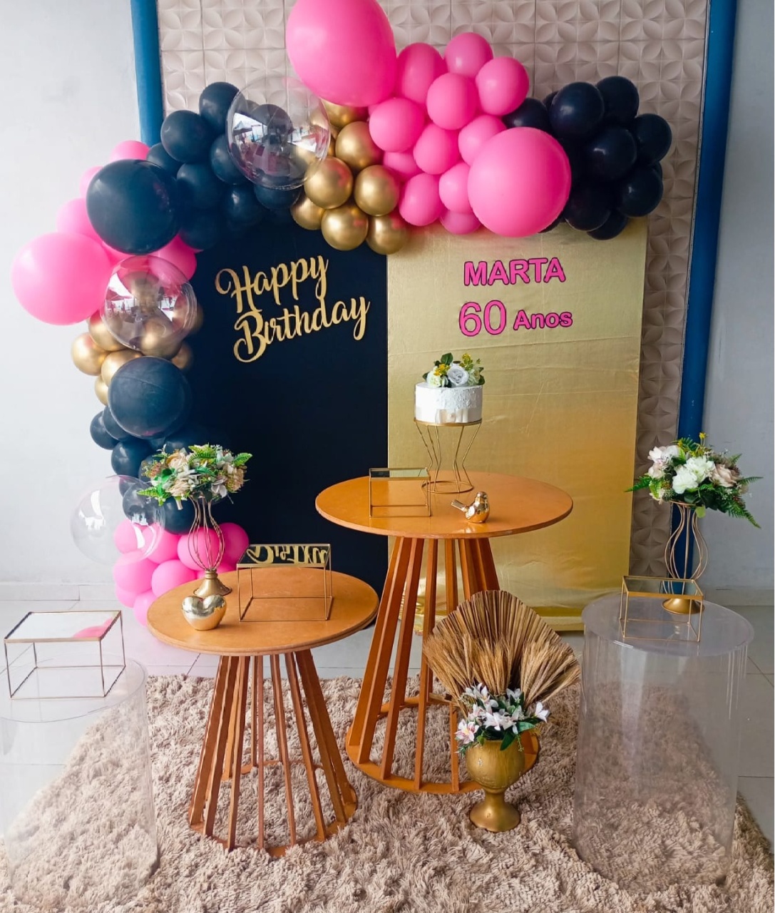 Dourado 05 - a Bela e a Fera Locação de decorações e brinquedos