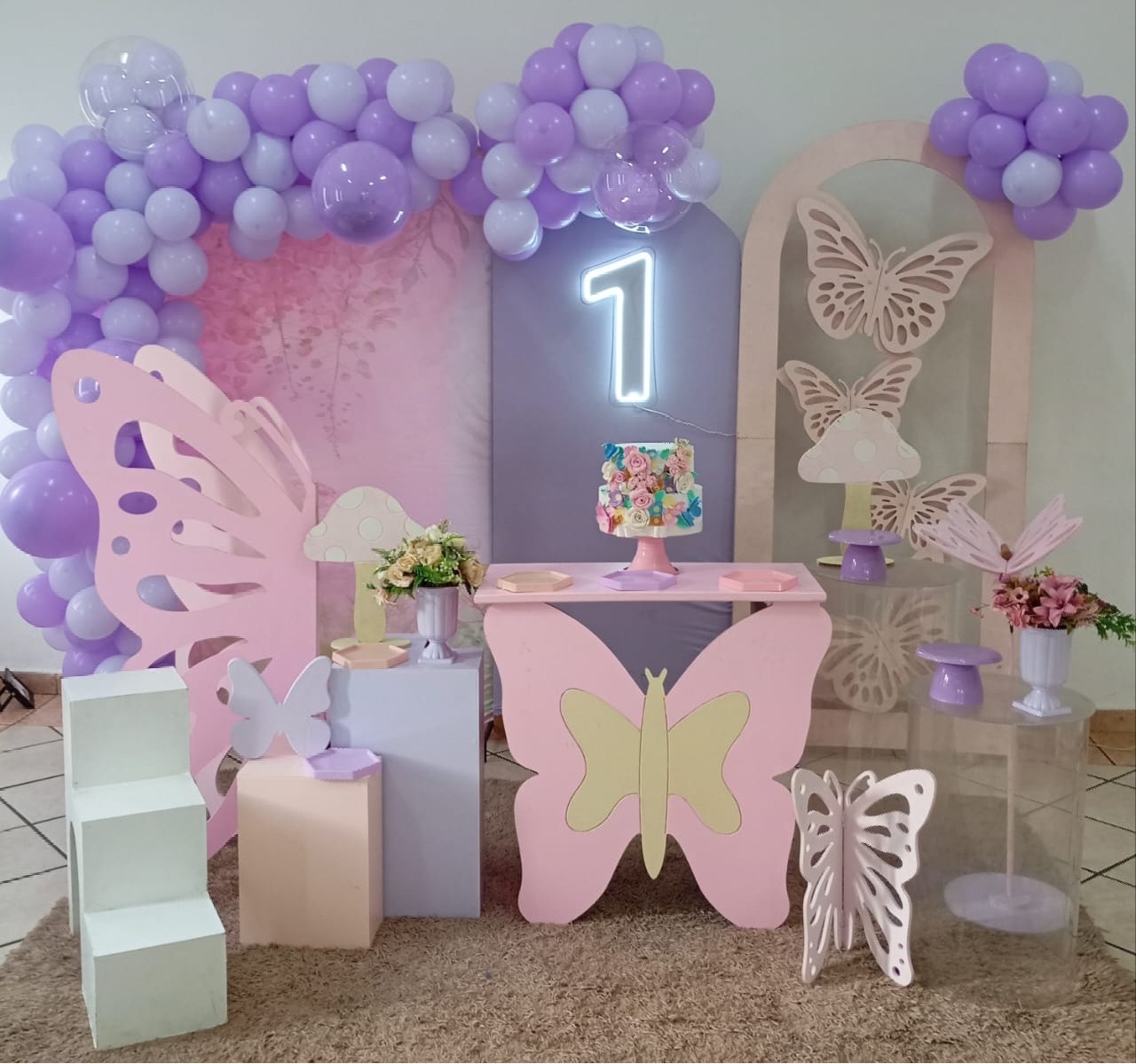 Borboletas 03 - a Bela e a Fera Locação de decorações e brinquedos