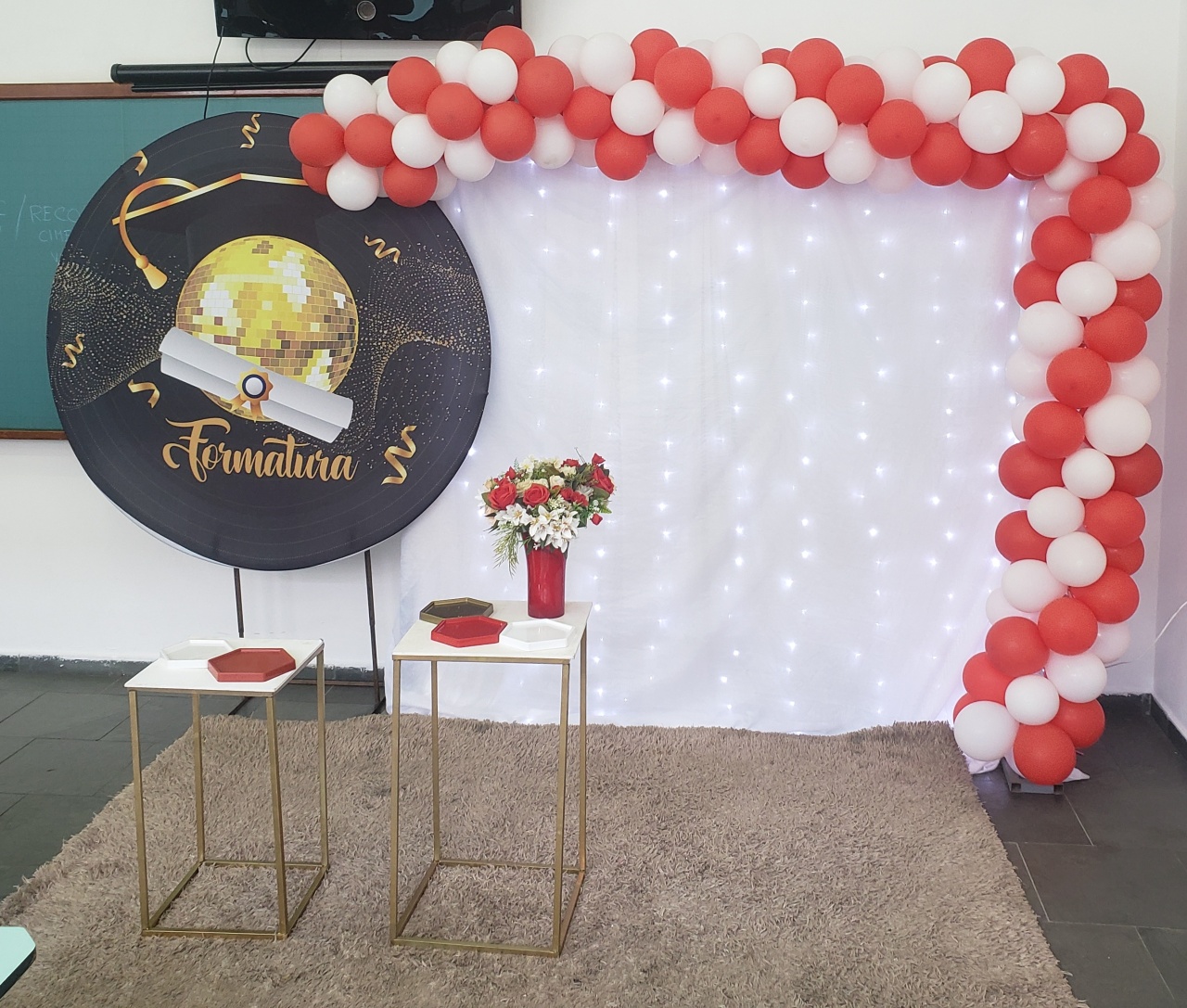 Formatura  - a Bela e a Fera Locação de decorações e brinquedos