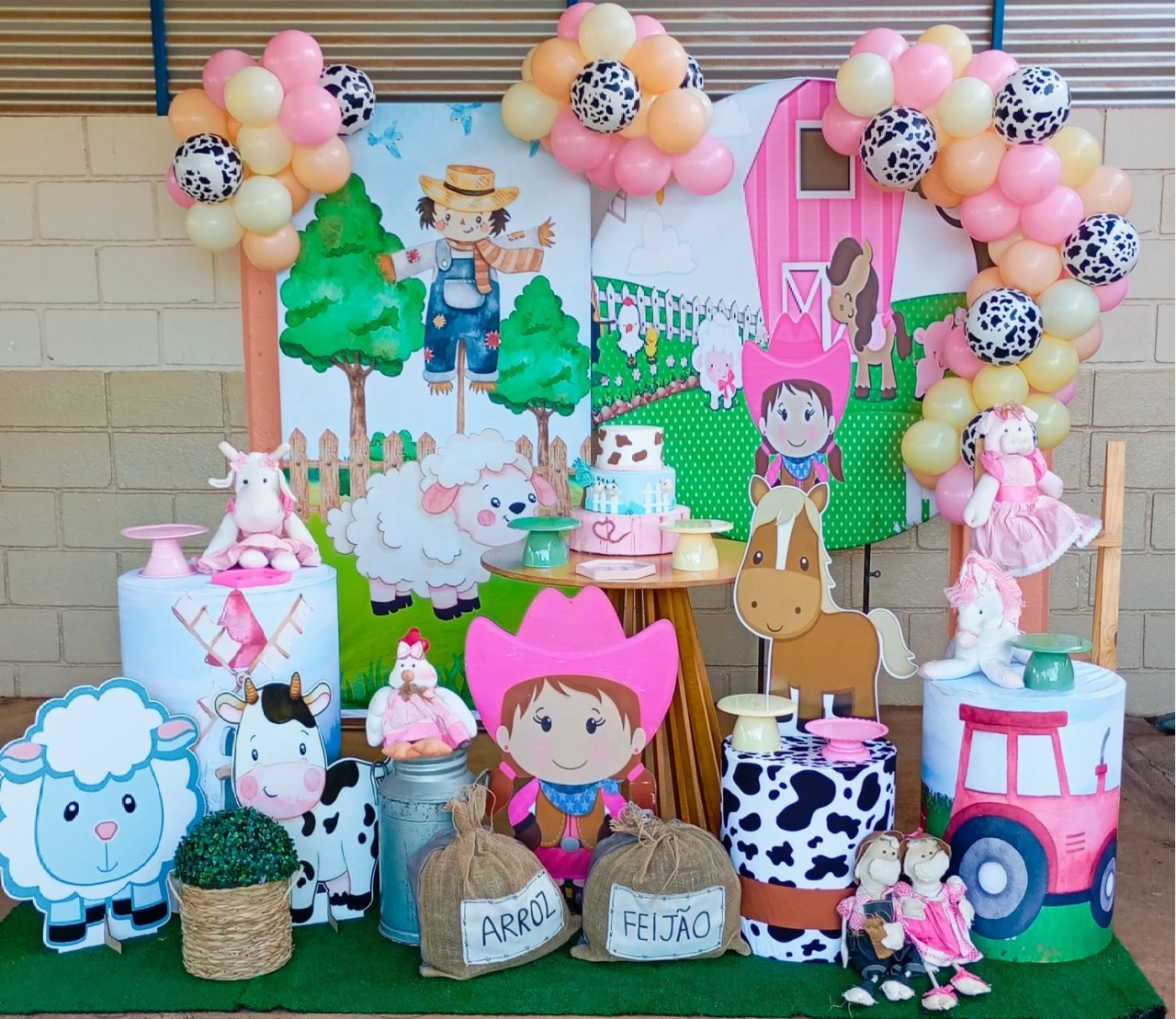 Fazendinha 04 - a Bela e a Fera Locação de decorações e brinquedos