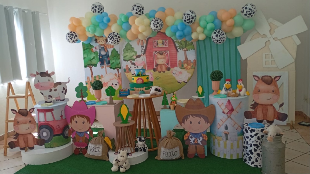 Fazendinha 02 - a Bela e a Fera Locação de decorações e brinquedos