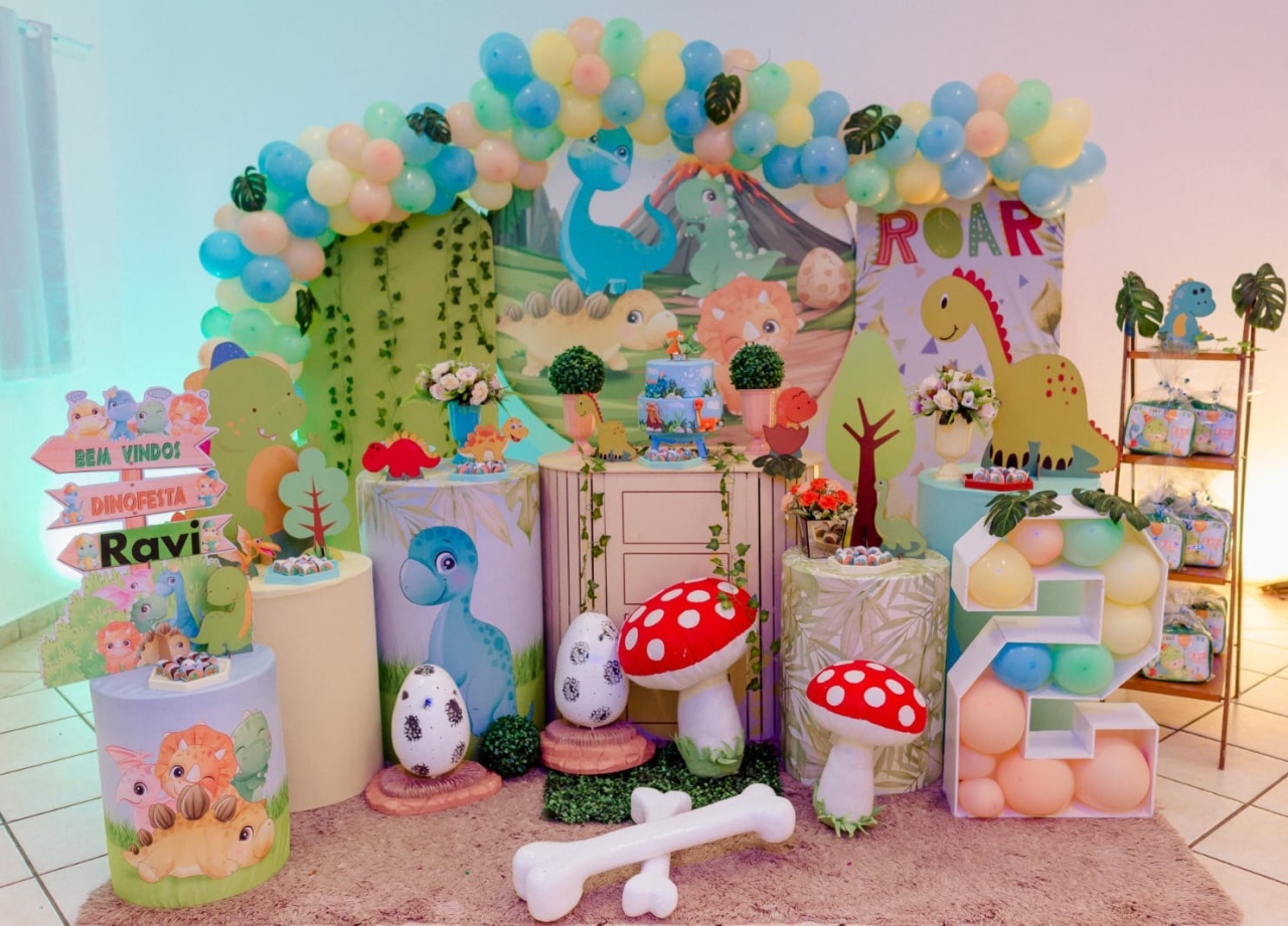 Dinossauro Baby 02 - a Bela e a Fera Locação de decorações e brinquedos