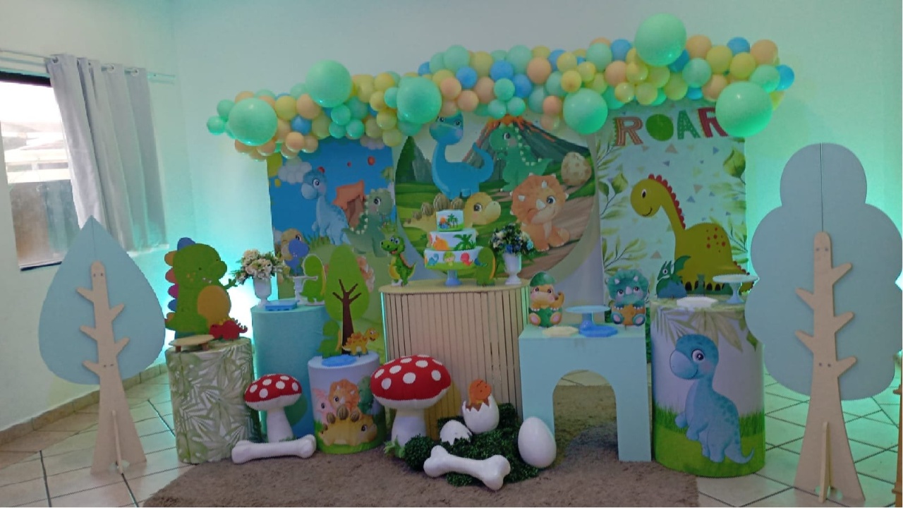 Dinossauro Baby 01 - a Bela e a Fera Locação de decorações e brinquedos