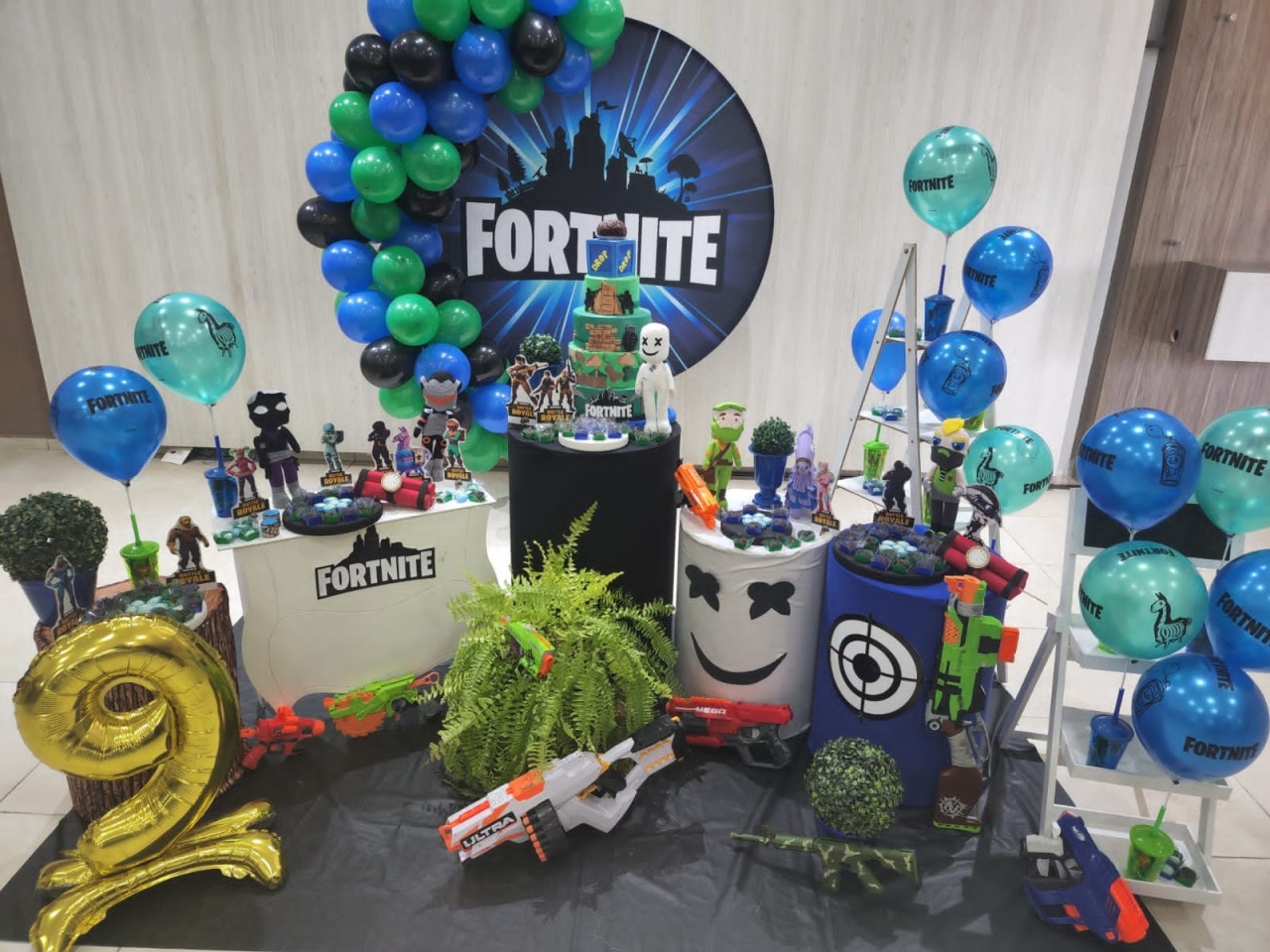 Fortinet 03 - a Bela e a Fera Locação de decorações e brinquedos