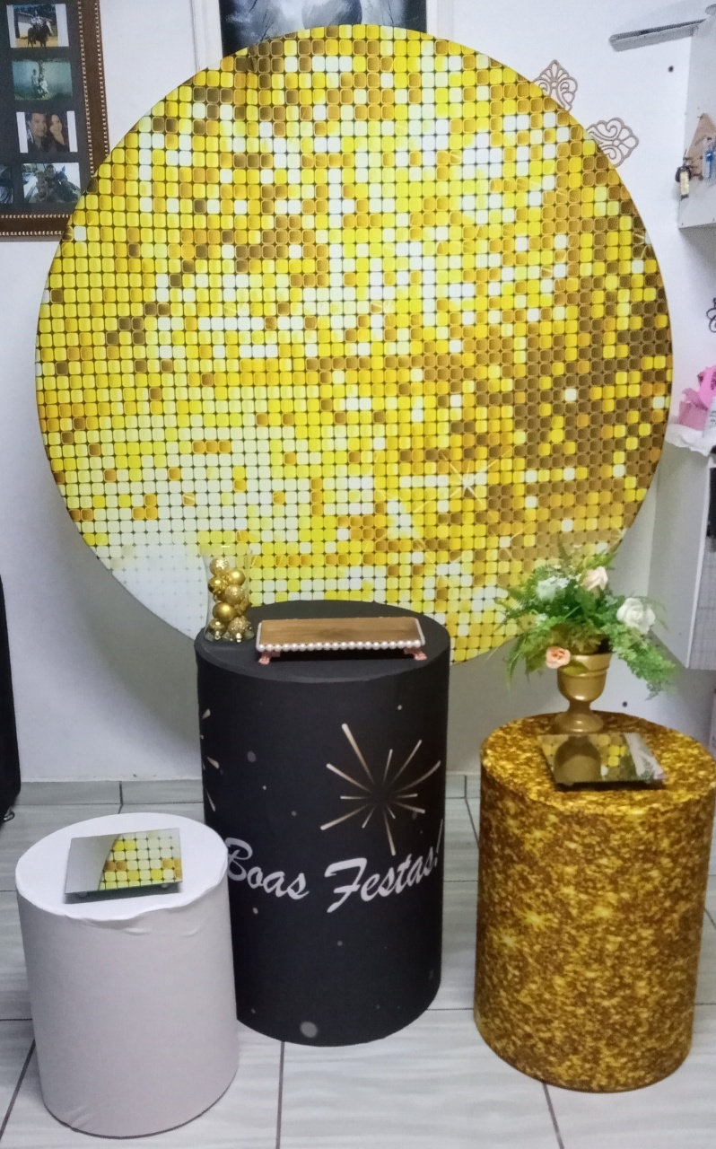 Dourado Básico 02 - a Bela e a Fera Locação de decorações e brinquedos
