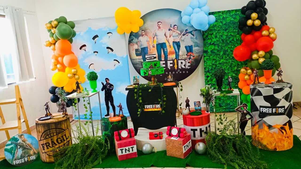 Free Fire 01 - a Bela e a Fera Locação de decorações e brinquedos