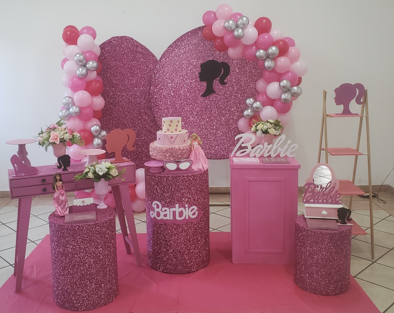 Barbie 02 - a Bela e a Fera Locação de decorações e brinquedos