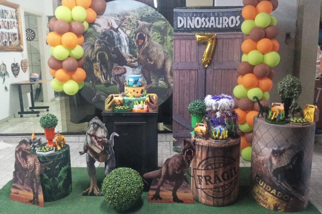 Dinossauro 03 - a Bela e a Fera Locação de decorações e brinquedos