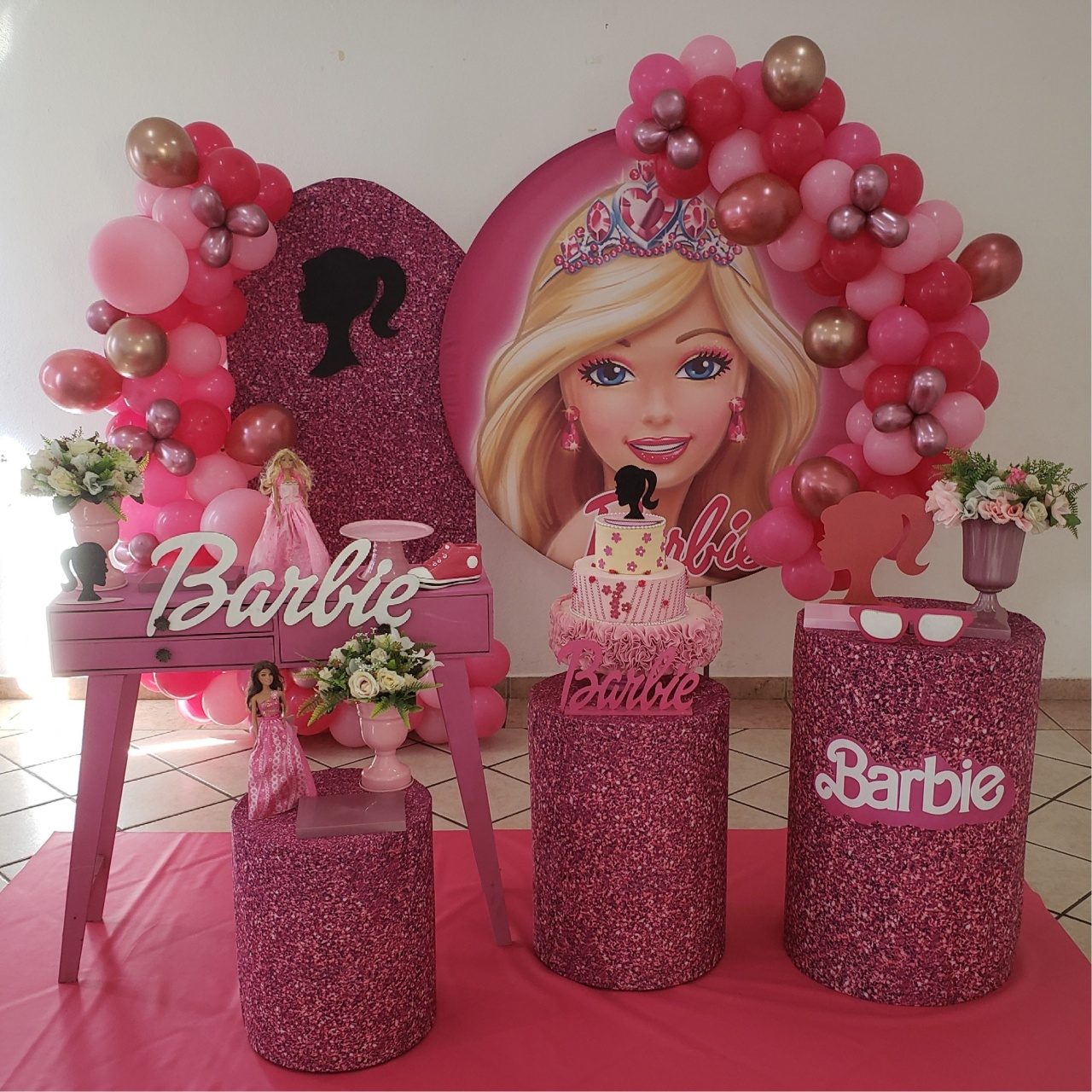 Barbie 01 - a Bela e a Fera Locação de decorações e brinquedos