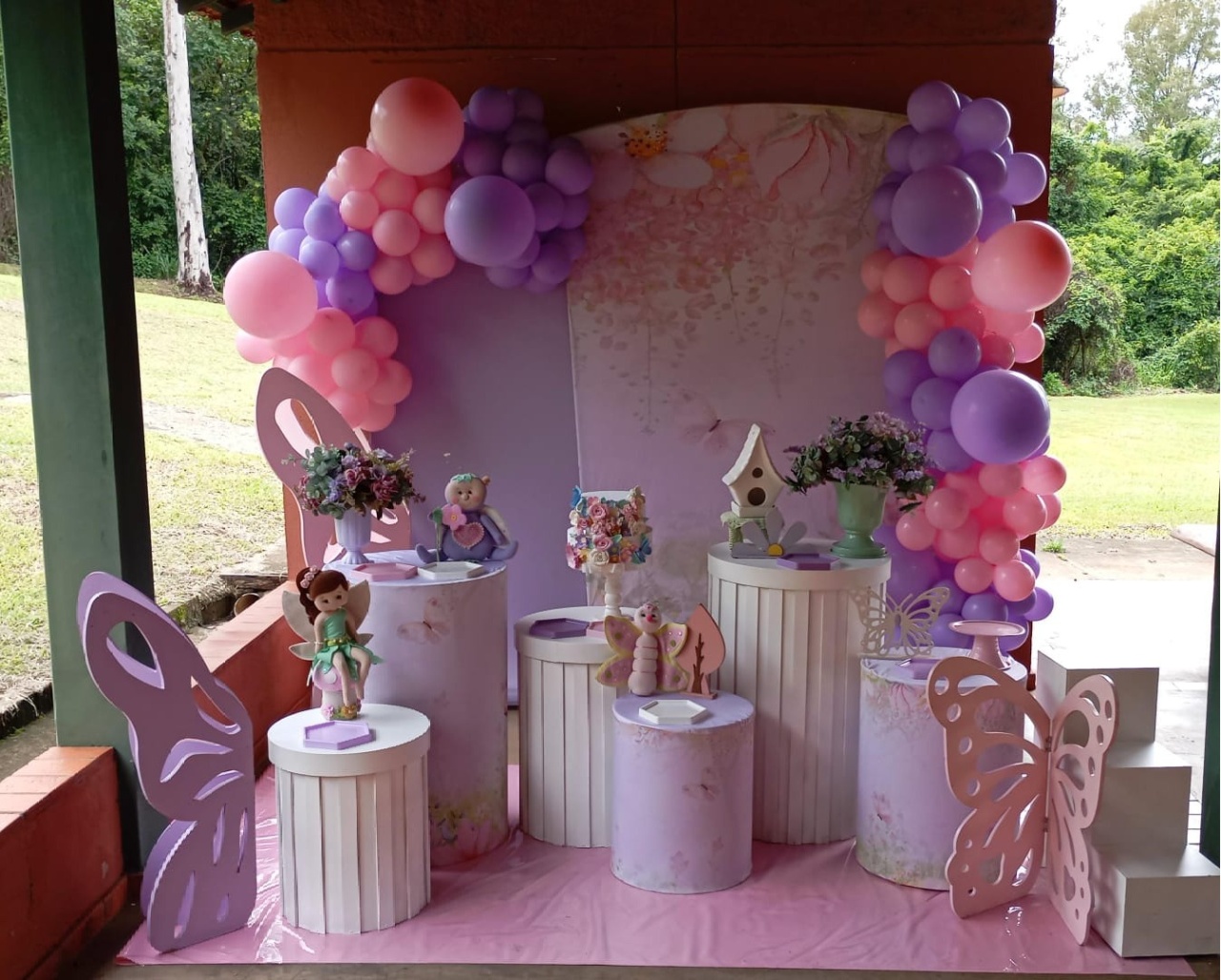 Borboletas 05 - a Bela e a Fera Locação de decorações e brinquedos