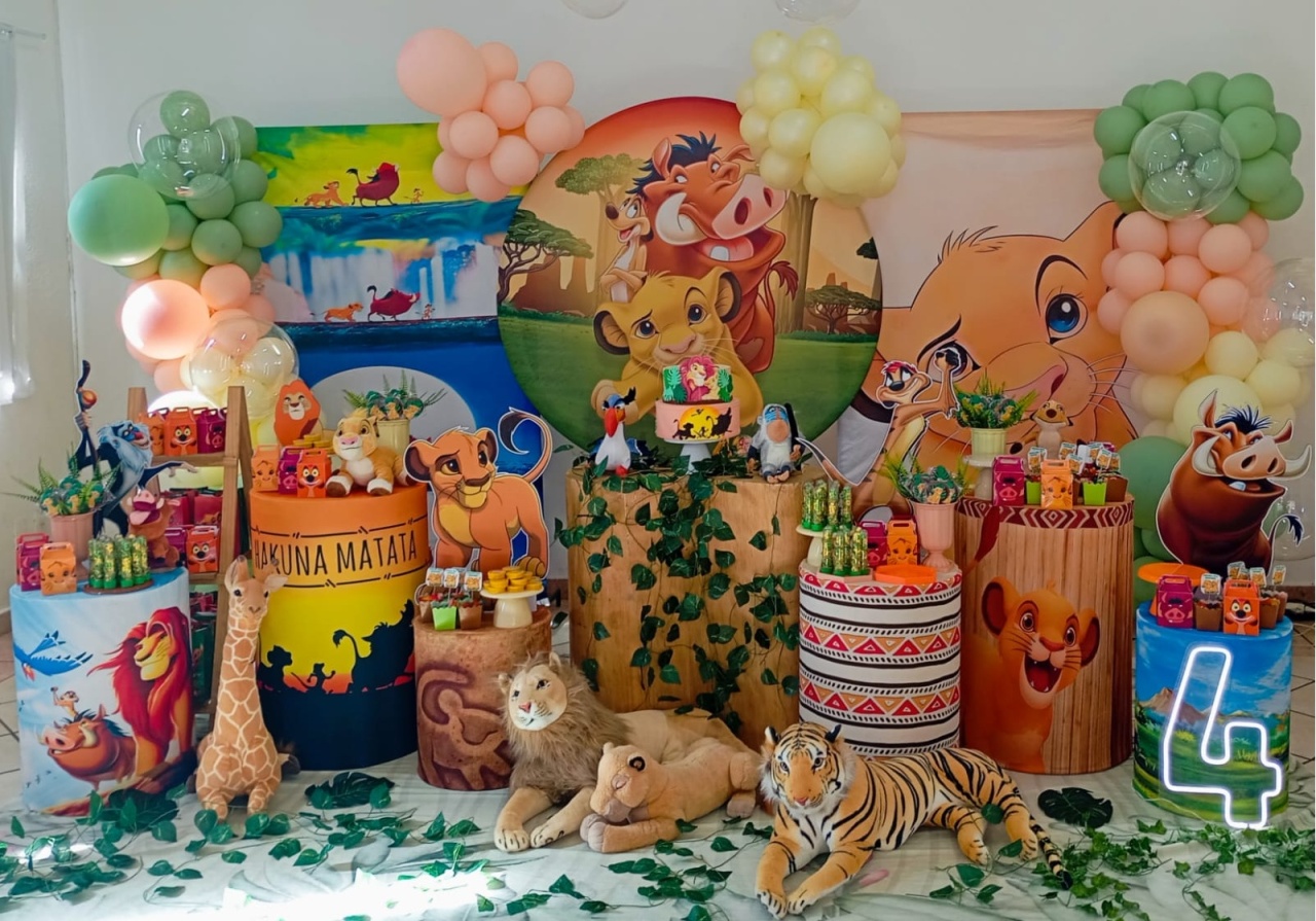 Rei Leão - a Bela e a Fera Locação de decorações e brinquedos
