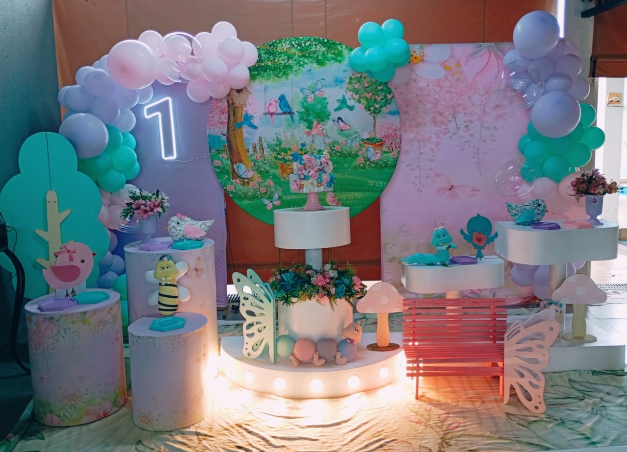 Jardim 02 - a Bela e a Fera Locação de decorações e brinquedos