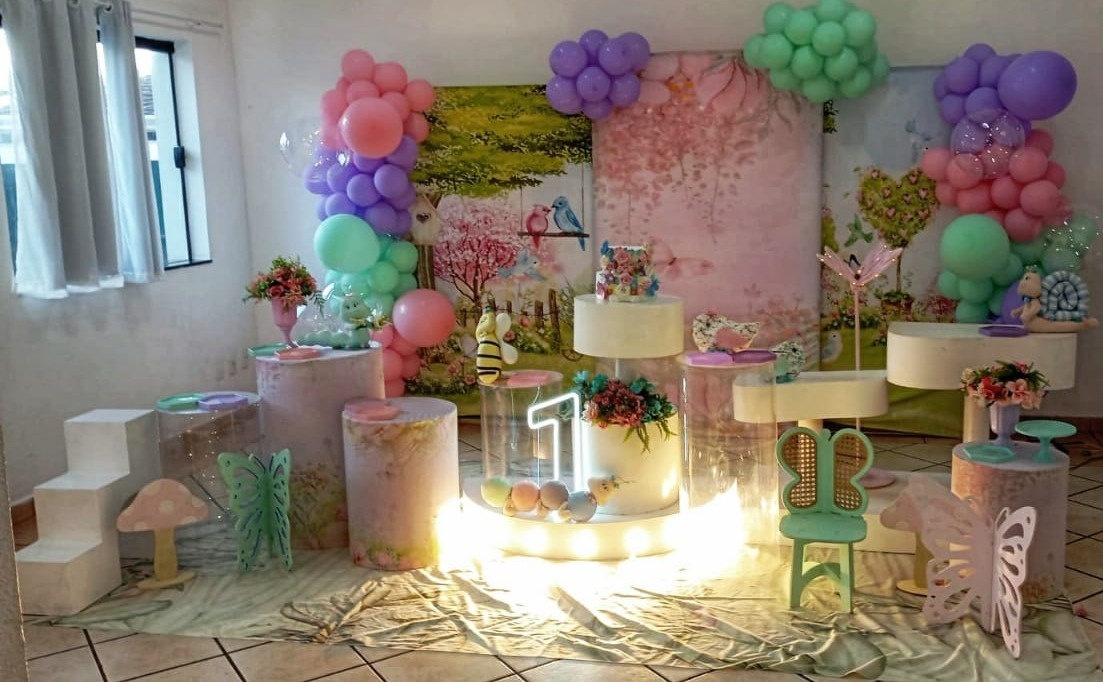 Jardim 05 - a Bela e a Fera Locação de decorações e brinquedos