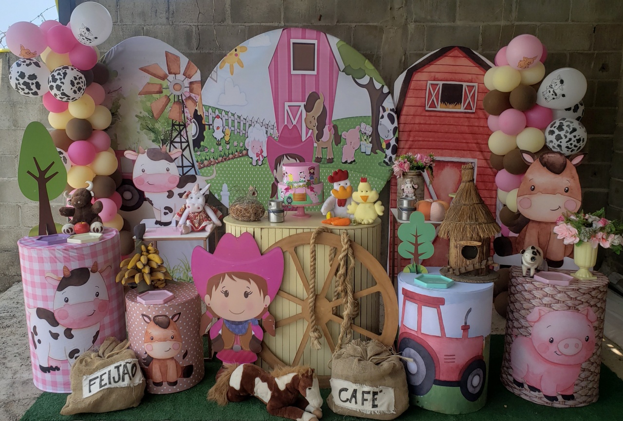 Fazendinha 06 - a Bela e a Fera Locação de decorações e brinquedos