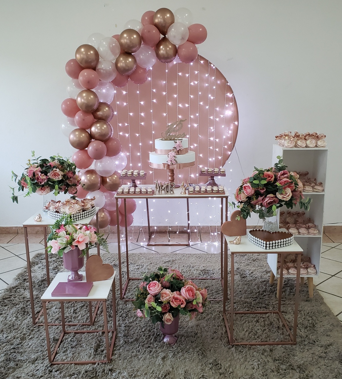 Adulto Rose 2 - a Bela e a Fera Locação de decorações e brinquedos