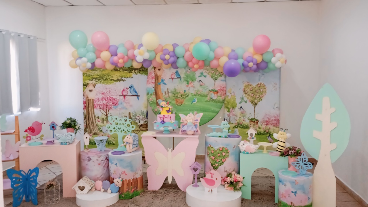 Jardim 01 - a Bela e a Fera Locação de decorações e brinquedos