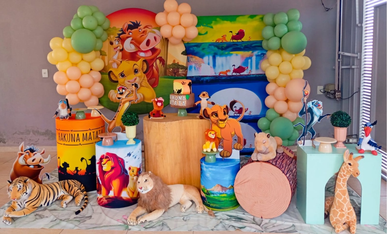 Rei Leão 3 - a Bela e a Fera Locação de decorações e brinquedos