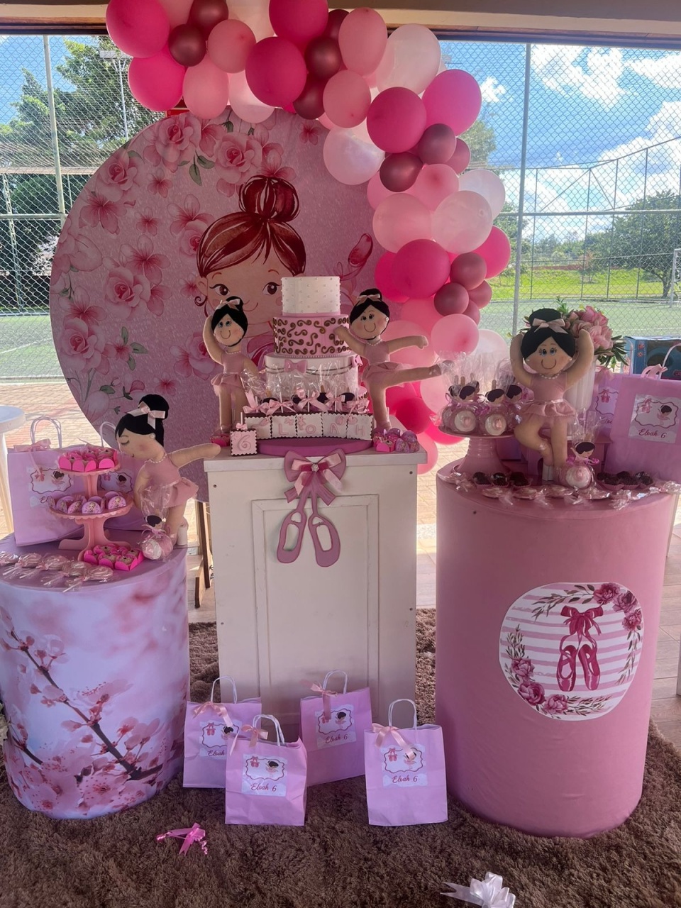 Bailarina 01 - a Bela e a Fera Locação de decorações e brinquedos