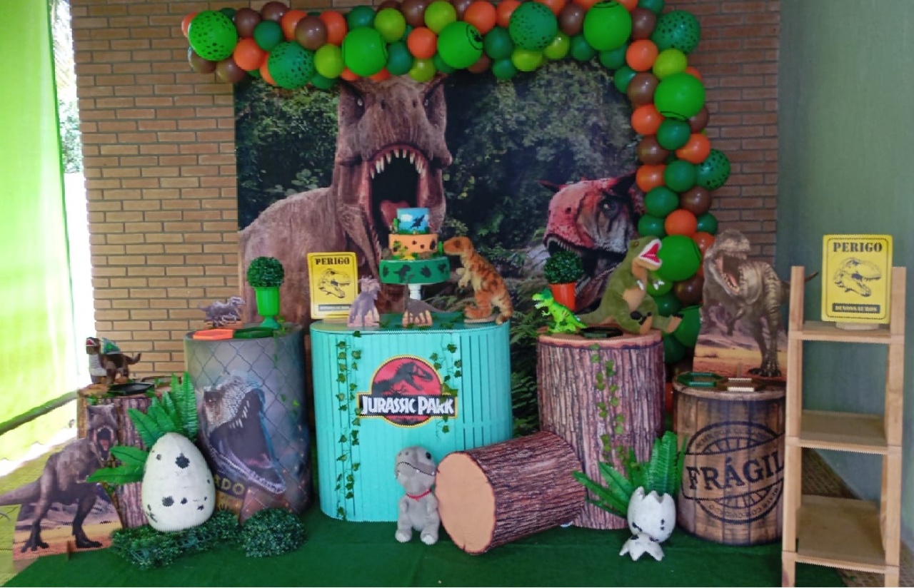 Dinossauro 02 - a Bela e a Fera Locação de decorações e brinquedos
