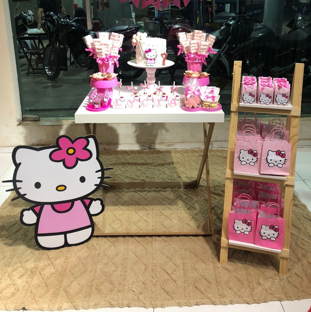 Hello Kitty - Ray Ray Festas