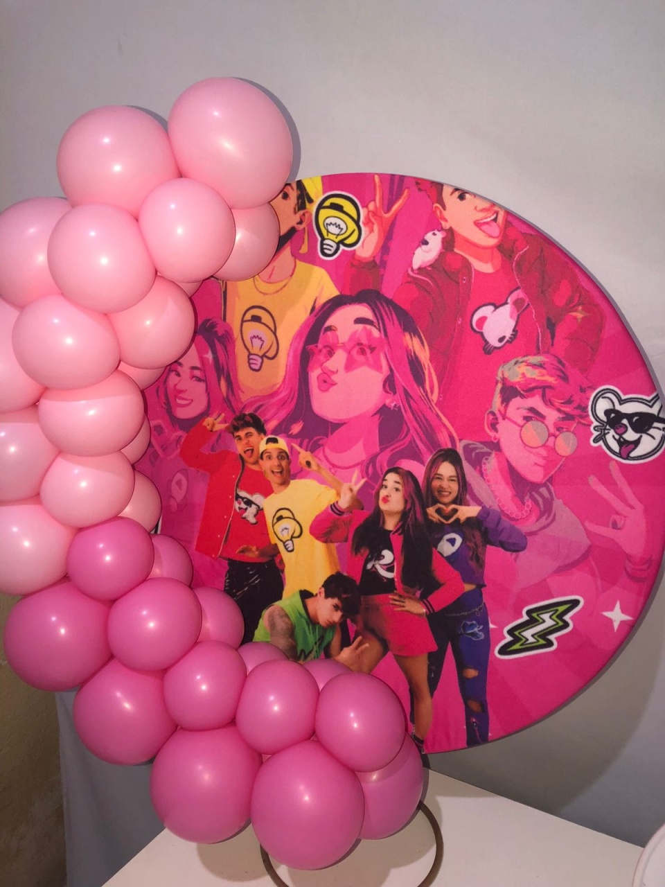 Painel dos Rosas 1 - Ray Ray Festas