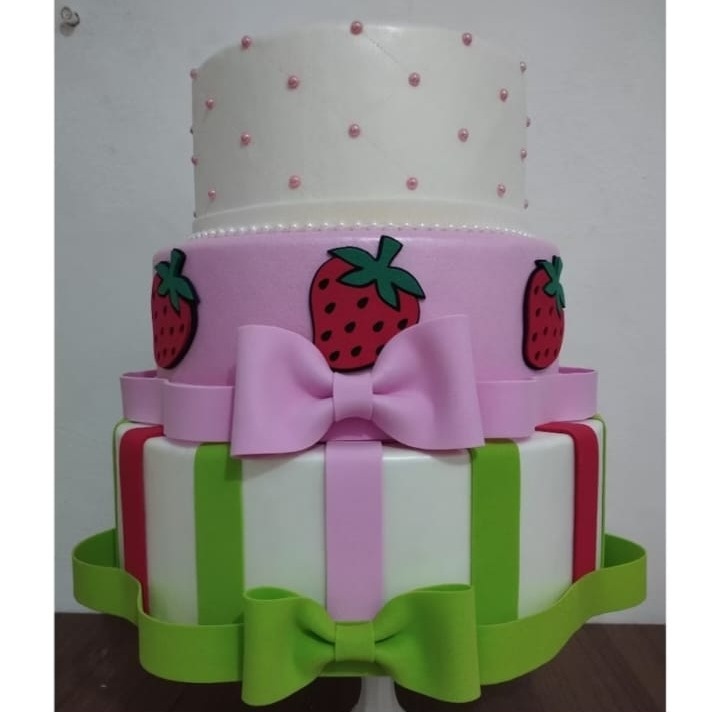 Bolo Moranguinho 3 Andar - KI.FESTA.DECORACOES