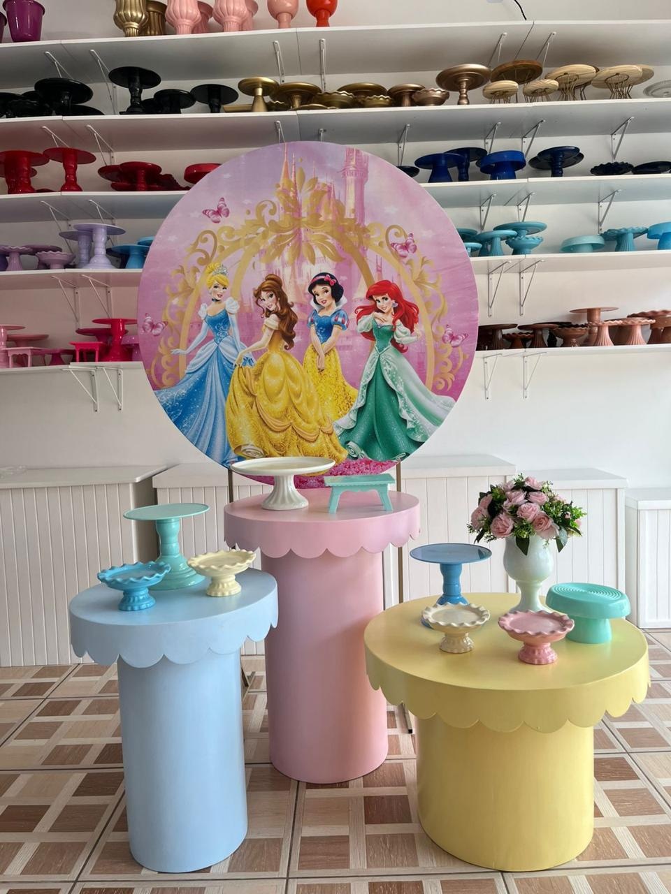Princesas Mesas Coloridas - Ingryd monteiro festas