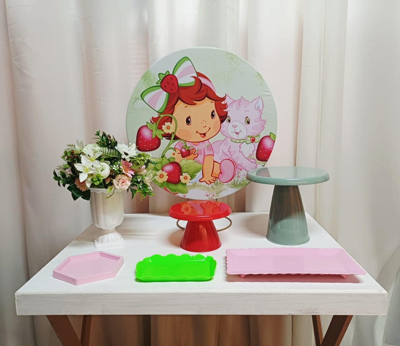 Moranguinho Baby - "Só Pra Um Bolinho" - Mesa Pronta, Só Festejar - Pegue&Monte Graça Decor♡