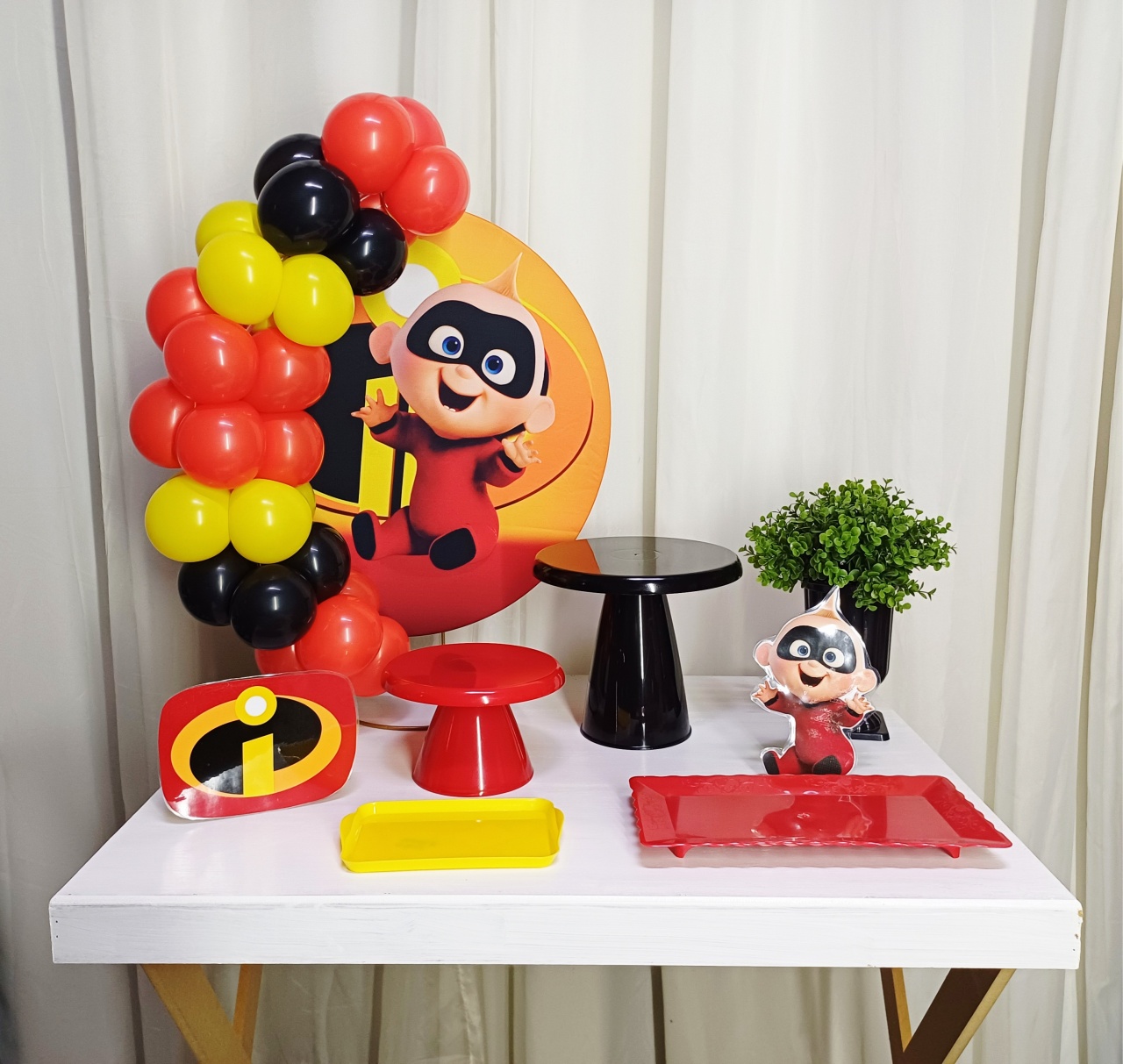 Os Incríveis Baby - "Só Pra Um Bolinho" - Mesa Pronta, Só Festejar - Pegue&Monte Graça Decor♡