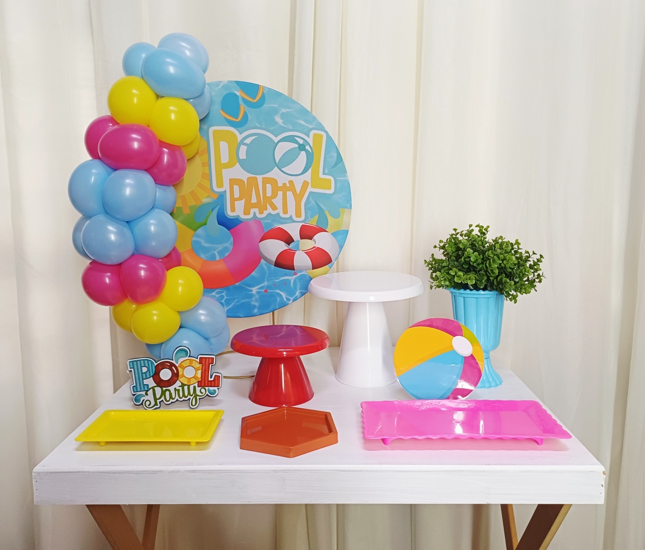 Pool Party - "Só Pra Um Bolinho " -Mesa Pronta, Só Festejar - Pegue&Monte Graça Decor♡