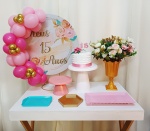 15 Anos - "Só Pra Um Bolinho" - Mesa Pronta, Só Festejar Plus - imagem 1