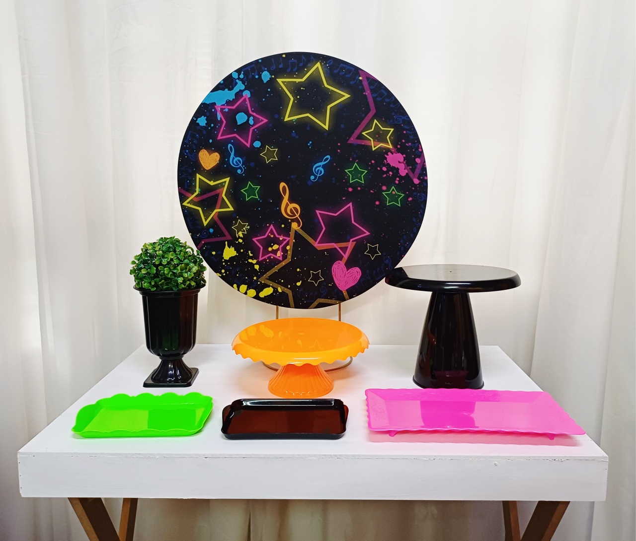 Neon - "Só Pra Um Bolinho" - Mesa Pronta, Só Festejar - Pegue&Monte Graça Decor♡