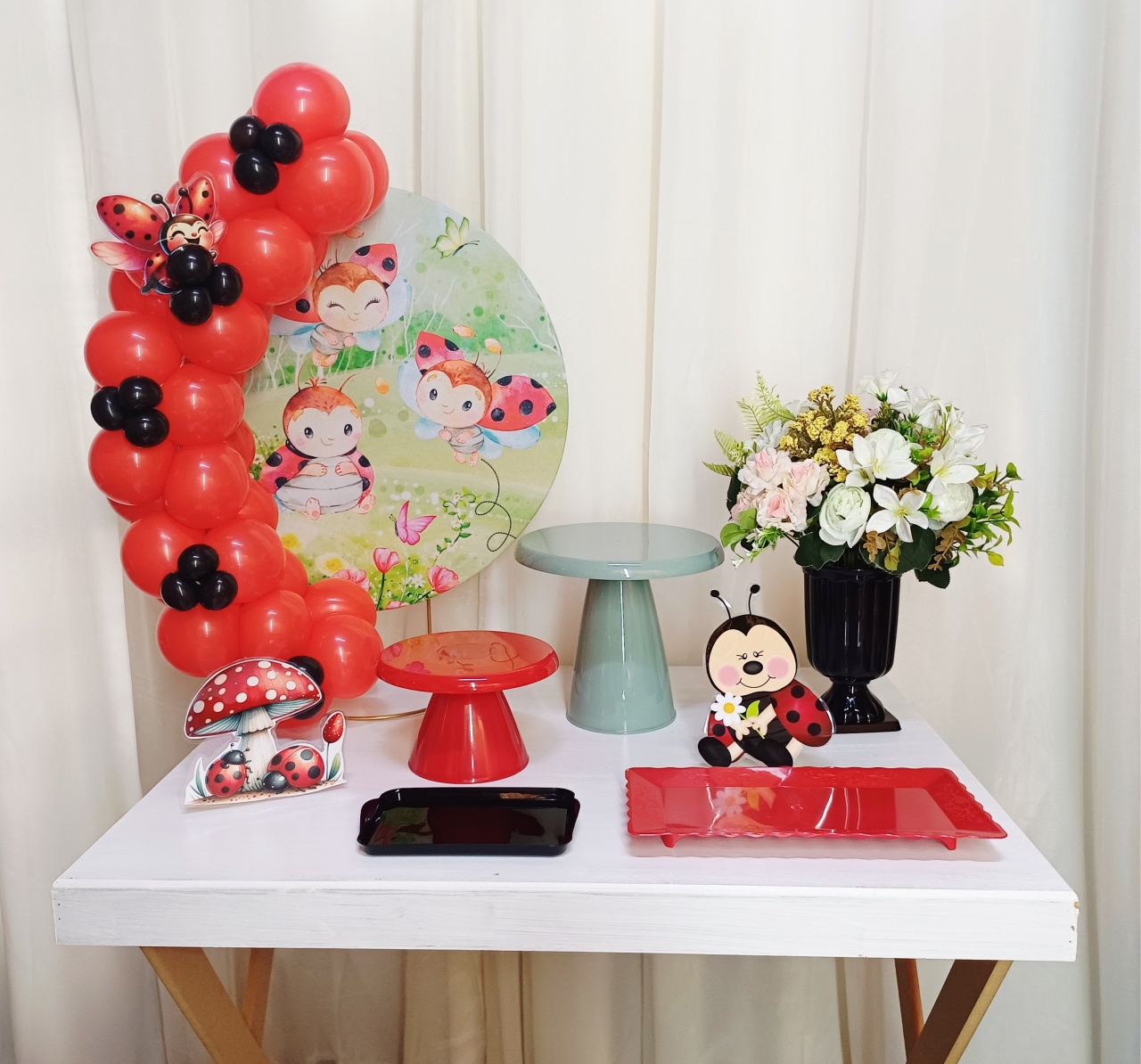 Joaninha - "Só Pra Um Bolinho" - Mesa Pronta, Só Festejar - Pegue&Monte Graça Decor♡