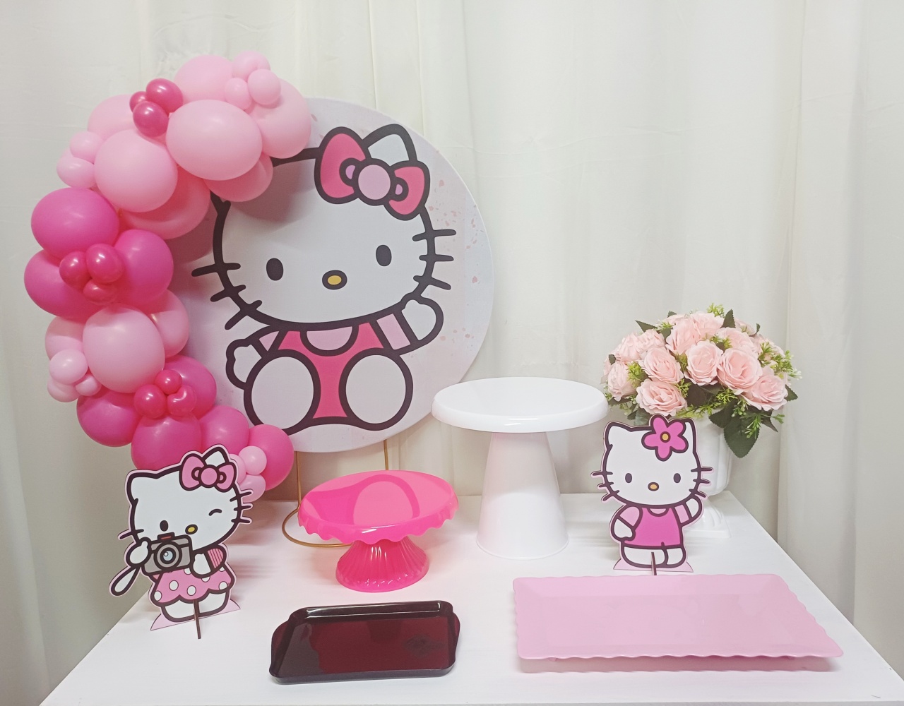 Hello Kitty - "Só Pra Um Bolinho" - Sua Mesa, Seu Estilo - Pegue&Monte Graça Decor♡